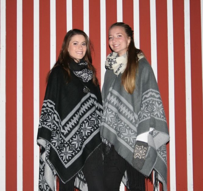 Main Image Poncho, Star pattern, black