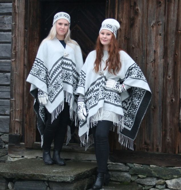Main Image Poncho, Star pattern, white