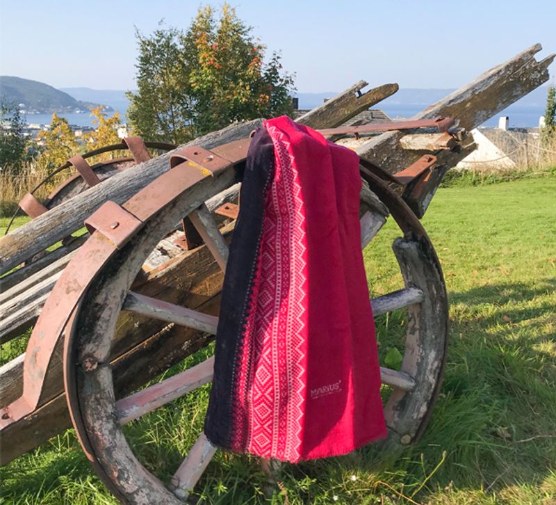 Wool scarf, MARIUS® pattern, raspberry red/white/purple