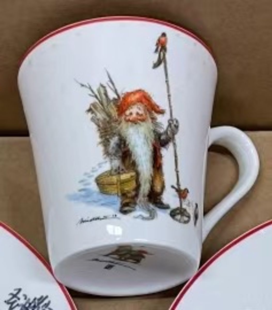 Mug, Santa with bullfinch on stick 'Midthun' no.5